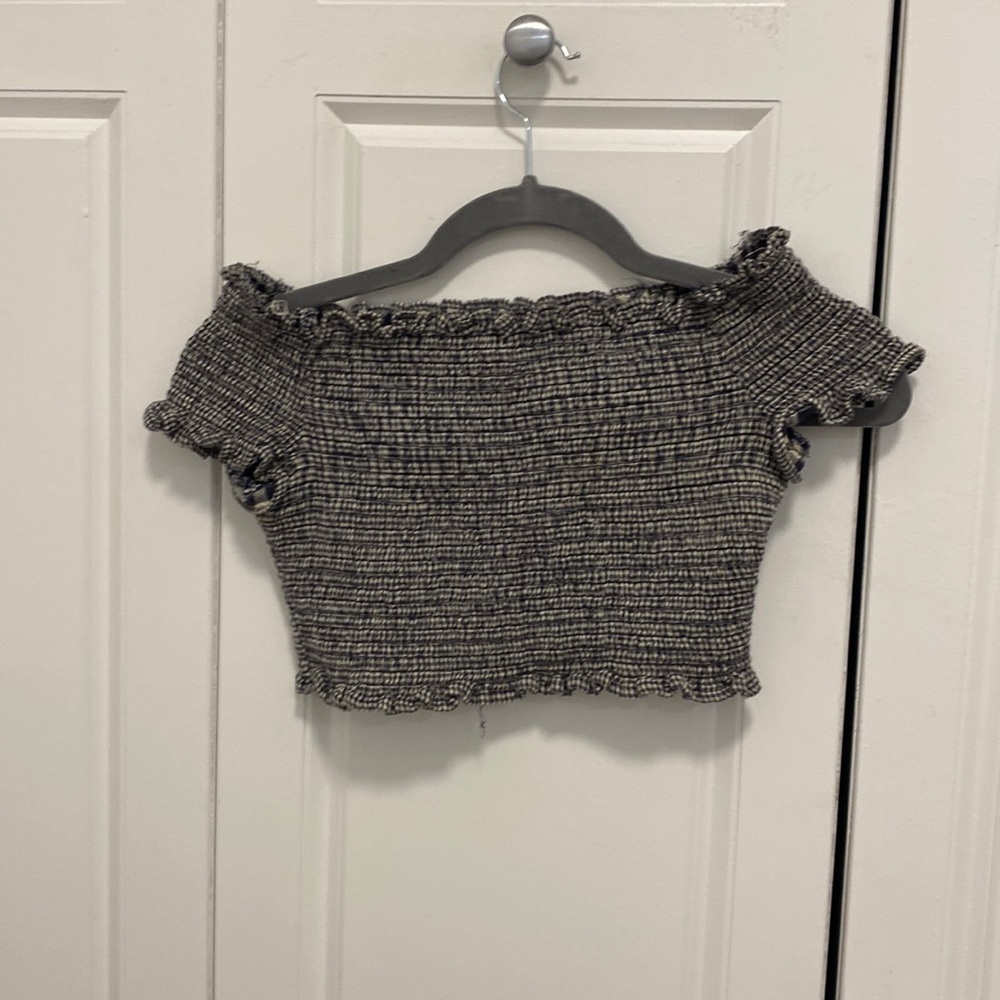 Super cute Ecote off shoulder crop top
